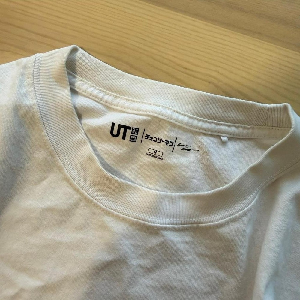 Uniqlo Chainsaw Man long sleeve white shirt medium - Picture 5 of 8